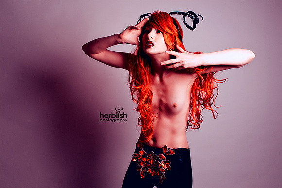 Devilina - Laura New