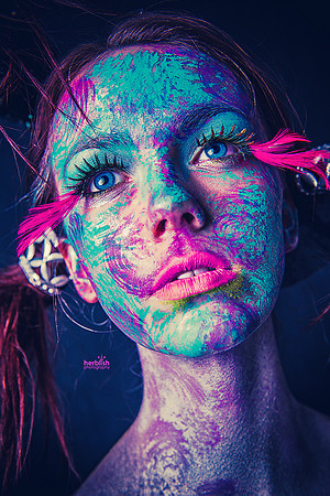 Through the Eyes between Cyan and Magenta